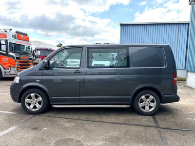 Volkswagen Transporter T5 DOUBLE CAB 5-CILINDER (6 GEARS MANUAL GEARBOX / AIRCONDITIONING / 5 SEATS / ETC. 5