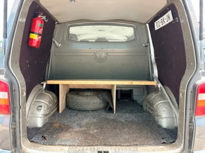 Volkswagen Transporter T5 DOUBLE CAB 5-CILINDER (6 GEARS MANUAL GEARBOX / AIRCONDITIONING / 5 SEATS / ETC. 9