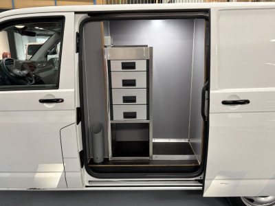 Volkswagen Transporter T6.1 2.0 TDI 146KW Euro6 4Motion DSG7  L1 â 3-zits â trekhaak 2500KG âkasteninbouw foto 10