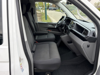 Volkswagen Transporter T6.1 2.0 TDI 146KW Euro6 4Motion DSG7  L1 â 3-zits â trekhaak 2500KG âkasteninbouw foto 15