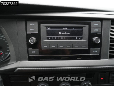 Volkswagen Transporter 110pk L2H1 Airco Trekhaak Parkeersensoren Euro6 L2 Airco Trekhaak 17