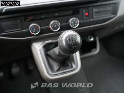 Volkswagen Transporter 110pk L2H1 Airco Trekhaak Parkeersensoren Euro6 L2 Airco Trekhaak 19