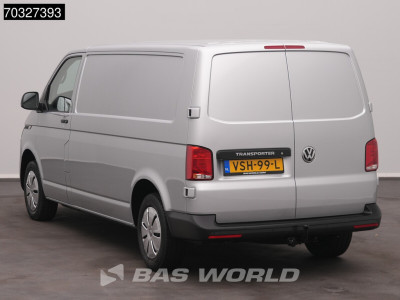 Volkswagen Transporter 110pk L2H1 Trekhaak CarPlay Airco Cruise L2 Airco Trekhaak foto 6