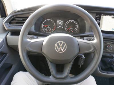 Volkswagen Transporter Kombi 2.0 TDI  150PK L2H1 9 Persoons nr. V120 | Airco | Cruise | Navi | trekhaak foto 17