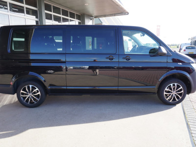 Volkswagen Transporter Kombi 2.0 TDI  150PK L2H1 9 Persoons nr. V120 | Airco | Cruise | Navi | trekhaak foto 3