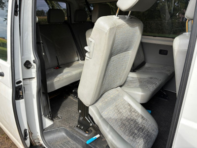 Volkswagen Transporter Kombi 9 PERS. 2.0 116pk BENZINE CNG AIRCO foto 5