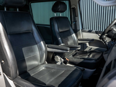 Volkswagen Transporter T5 L2H1 | Marge | 2.5 TDI | DC 5-Zits | 130 PK | 1ste Eigenaar | Cruise | Navi | Airco | Trekhaak foto 13