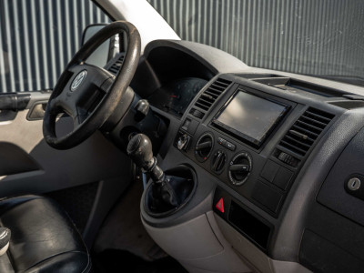 Volkswagen Transporter T5 L2H1 | Marge | 2.5 TDI | DC 5-Zits | 130 PK | 1ste Eigenaar | Cruise | Navi | Airco | Trekhaak foto 2