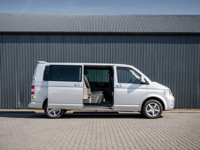 Volkswagen Transporter T5 L2H1 | Marge | 2.5 TDI | DC 5-Zits | 130 PK | 1ste Eigenaar | Cruise | Navi | Airco | Trekhaak foto 7