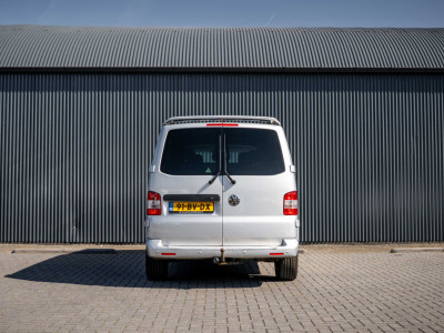 Volkswagen Transporter T5 L2H1 | Marge | 2.5 TDI | DC 5-Zits | 130 PK | 1ste Eigenaar | Cruise | Navi | Airco | Trekhaak foto 8