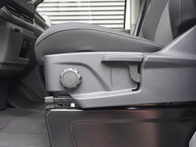 Volkswagen e-Transporter Life L2H1 218 pk, Achterdeuren zonder ruit, Trekhaak, Climatronic, Bijrijdersbank foto 9