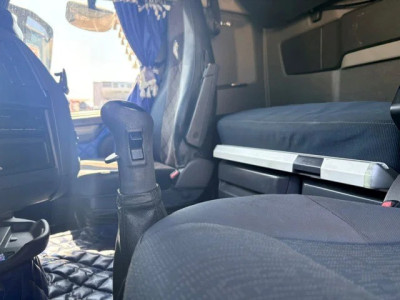 Volvo FH 460 GLOBETROTTER-XL (12+2 GEARS MANUAL GEARBOX / EURO 5 / VBI-BRAKE / 2x DIESEL TANK / FRIDGE UNDER BED / ETC.) 10