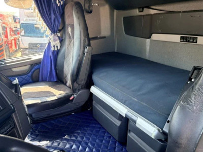 Volvo FH 460 GLOBETROTTER-XL (12+2 GEARS MANUAL GEARBOX / EURO 5 / VBI-BRAKE / 2x DIESEL TANK / FRIDGE UNDER BED / ETC.) 11