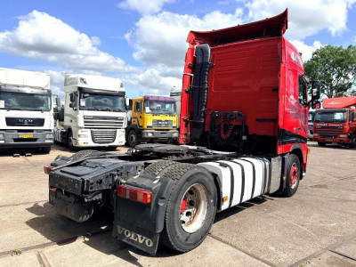 Volvo FH 13.440 GLOBETROTTER (12+2 GEARS MANUAL GEARBOX / EURO 5 / VBI-BRAKE / 2x TANK / AIRCONDITIONING / FRIDGE UNDER BED) 3