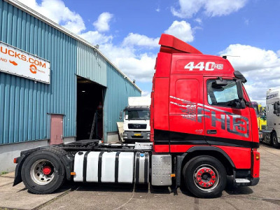 Volvo FH 13.440 GLOBETROTTER (12+2 GEARS MANUAL GEARBOX / EURO 5 / VBI-BRAKE / 2x TANK / AIRCONDITIONING / FRIDGE UNDER BED) 4