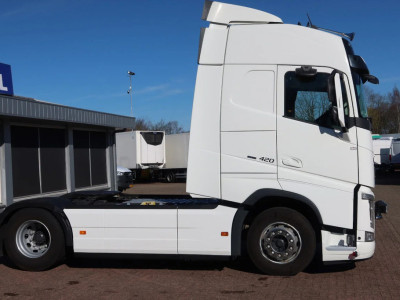 Volvo FH 420 Holland Truck foto 2