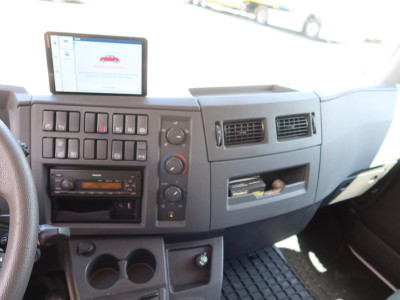Volvo FL 250 Beubelbak + Dhollandia 1500 Full air suspension 15
