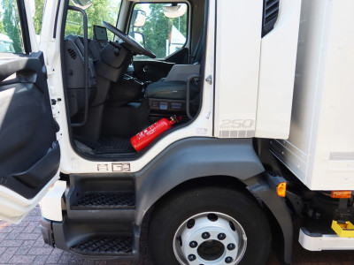 Volvo FL 250 Meubelbak + Dhollandia 1500 Full air suspension 4
