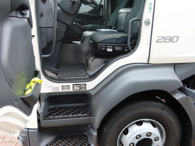 Volvo FL 280 Bakwagen+Klep Palfinger 1500kg. Comfort cabine foto 5