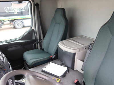 Volvo FL 280 Bakwagen+Klep Palfinger 1500kg. Comfort cabine foto 6