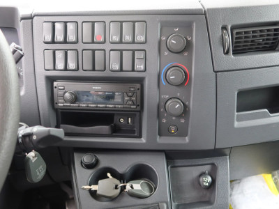 Volvo FL 280 Bakwagen+Klep Palfinger 1500kg. Comfort cabine foto 9