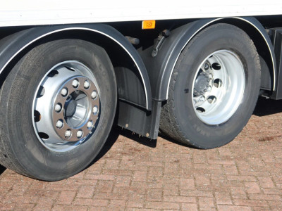 Volvo FM 420 6x2 Stuur-As L.Z.V uitvoering foto 11
