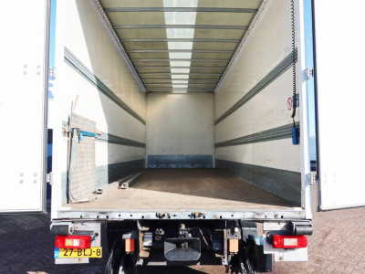 Volvo FM 420 6x2 Stuur-As L.Z.V uitvoering foto 4