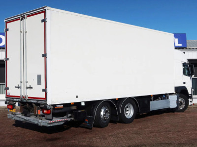 Volvo FM 420 6x2 Stuur-As L.Z.V uitvoering foto 7