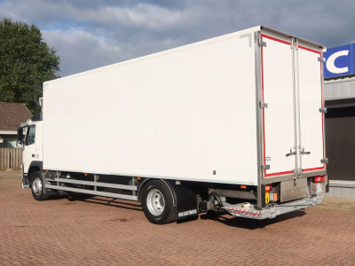 Volvo FM 330 Bakwagen + DHollandia 1500 kg foto 15