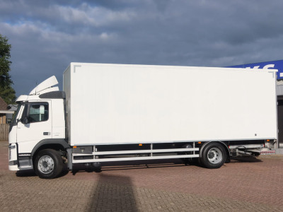 Volvo FM 330 Bakwagen + DHollandia 1500 kg foto 16