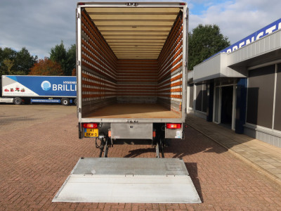 Volvo FM 330 Bakwagen + DHollandia 1500 kg foto 4