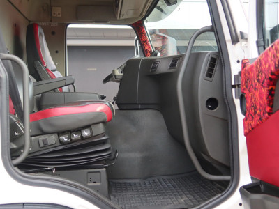 Volvo FM 330 Bakwagen + DHollandia 1500 kg foto 6