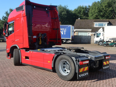 Volvo FM 420 Slaapcabine, Luchtvering achter foto 14