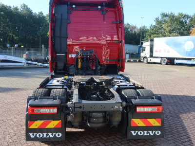 Volvo FM 420 Slaapcabine, Luchtvering achter foto 3