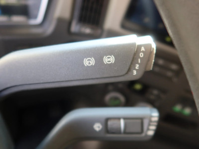 Volvo FM 420 Slaapcabine, Luchtvering achter foto 7
