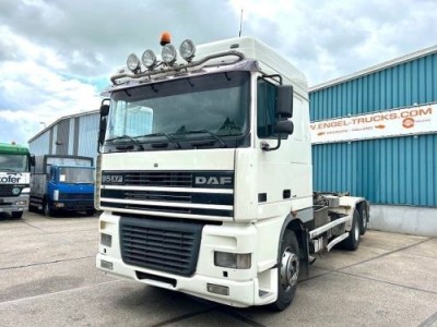 DAF 95.480 XF SPACECAB 6x2 WITH HOOK-ARM SYSTEM (EURO 3 / ZF16 MANUAL GEARBOX / ZF-INTARDER / STEEL-/AIR SUSPENSION / AIRCONDITIONIN