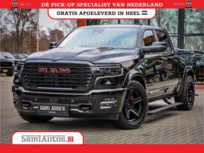 Dodge RAM NIGHT PREMIUM 2025  | BOM VOL + 14.4 INCH SCHERM | LUCHTVERING | HUD | 420PK 636 Nm | PRIJS MET LPG EN COVER EN GARANTIE | DUBBELE CABINE | PICK UP | 5 PERSOONS | DC | GRIJSKENTEKEN | VOORRAAD NR 2200 - 0886