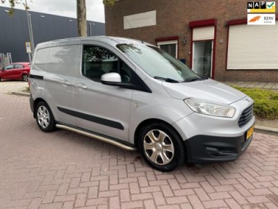 Ford Transit Courier 1.6 TDCI Trend * 2016 * AC/Clima * 1e Eigenaar *  Euro5 * PDC * Navigatie * Cruise Control * APK 25-2-2026 *