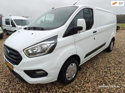 Ford Transit Custom 300 2.0 TDCI L2H1 Euro 6 , Camera , navi , apk okt 2026 , Distributie vervangen , nette bus.