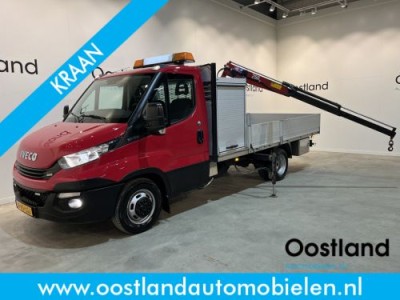 Iveco Daily 35C16 Open Laadbak / HMF Kraan / Euro 6 / Compressor / Trekhaak 3500 KG / Airco / Cruise Control / 3-Zits / 69.100 KM !!