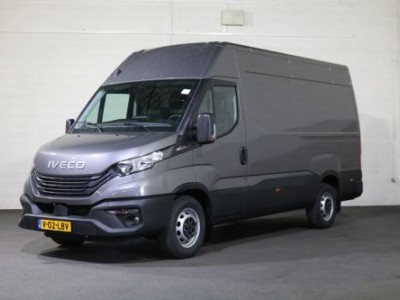 Iveco Daily 35S18 Hi-Matic L2 H2 Airco Navigatie Trekhaak Digitaal Dashboard (Voorraad in de Wal)