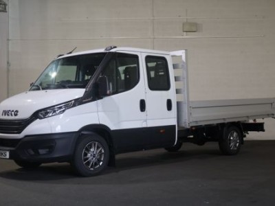 Iveco Daily 35S18 Hi-Matic Open Laadbak DC 3.5T Trekhaak (7 persoons)