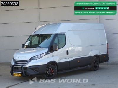 Iveco Daily 35S21 210PK 3.0L Automaat 2025 Black Edition model L2H2 ACC LED Tacho CarPlay Velgen Camera 12m3 Airco Trekhaak