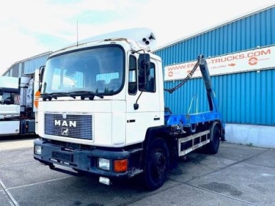 MAN 18 .232 (6 CILINDER) M90 WITH TELESCOPIC CONTAINER SYSTEM (8 GEARS MANUAL GEARBOX / EURO 1 (MECHANICAL PUMP AND INJECTORS))
