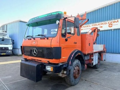 Mercedes-Benz 1922 AK 4x4 V6 WITH ONLY 128.500 KM!! AND HMF 1003K2 CRANE (MANUAL GEARBOX / FULL STEEL SUSPENSION / REDUCTION AXLE / P.T.O. / ETC.)