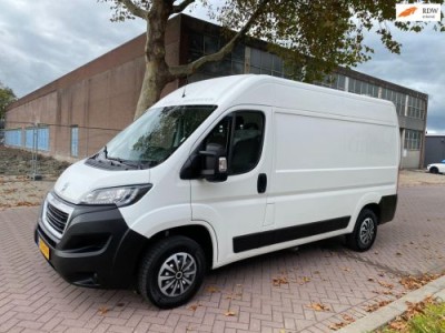 Peugeot Boxer 333 2.2 BlueHDi 140 L2H2 Pro * 2019 * Euro6 * Airco * Cruise Control * 96KW=131PK * Camera* Navigatie * 6 bak *APK *