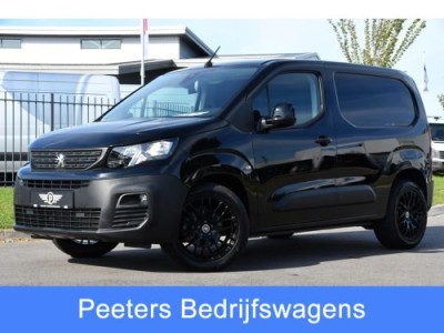 Peugeot e-Partner 136 L1 50 kWh Black Edition Camera, Cruise, Carplay, Stoelverwarming, 136pk, Multimedia, BOM VOL!