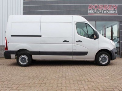 Renault Master T35 2.3 dCi L2H2 Airco/Cruise/Nav/PDC
