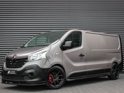 Renault Trafic 2.0 dCi T29 L2H1 Work Edition FULL BLACK / SIDE-BARS / TREKHAAK / NAVIGATIE / VERLAAGD / CRUISE CONTROL / LEDEREN