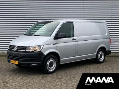 Volkswagen Transporter 2.0TDI L1H1 150pk Automaat Highline Leder Airco Sensoren Cruise CarPlay Navi Sortimo-Inrichting Verwarmde-Voorruit